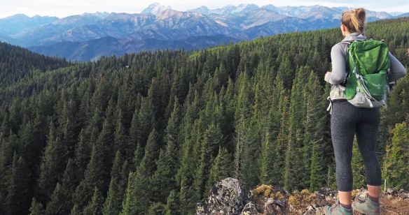 Fräulein Draußen bei einer Wanderung im Nordwesten der USA