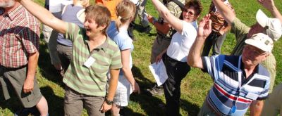 fröhliche Wandergruppe fröhliche Wandergruppe