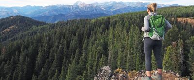 Fräulein Draußen bei einer Wanderung im Nordwesten der USA